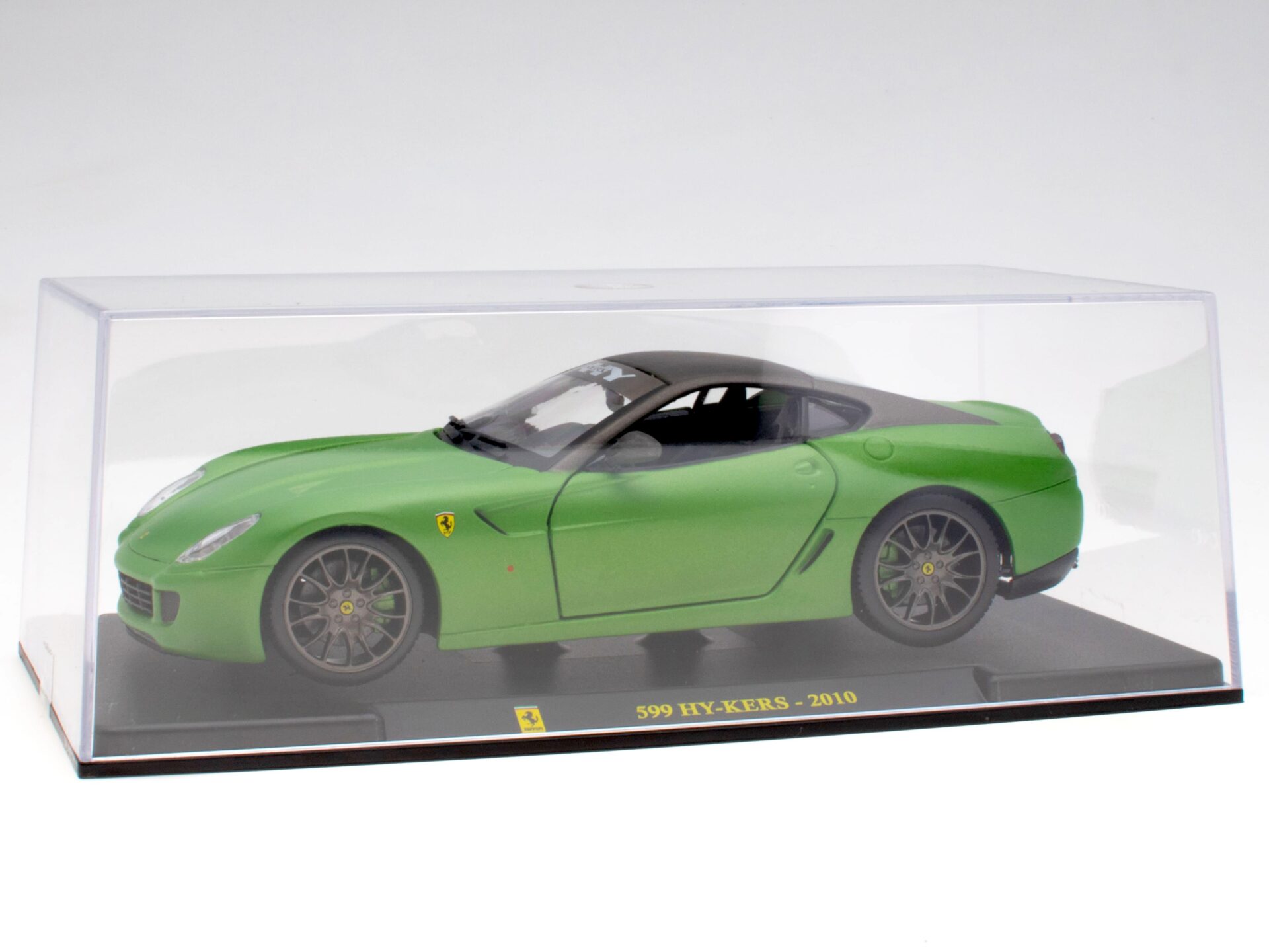 1:24 Hachette Bburago Ferrari Collection Ferrari 599 HY-KERS green 2010 with display
