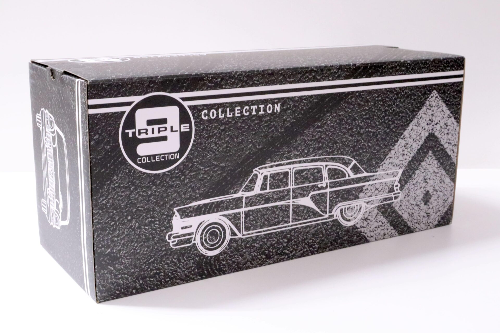1:18 Triple9 1959 GAZ 13 Seagull Limousine black Die-Cast
