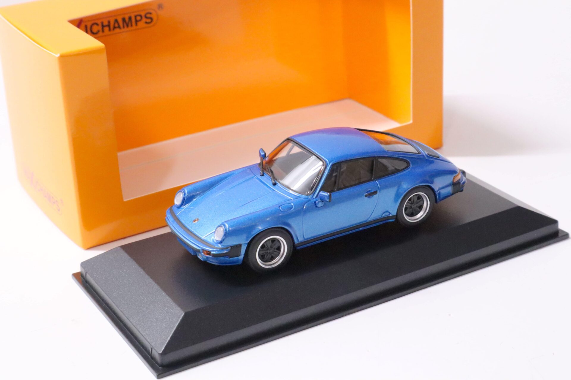 1:43 Minichamps Porsche 911 SC Coupe blue metallic 1979