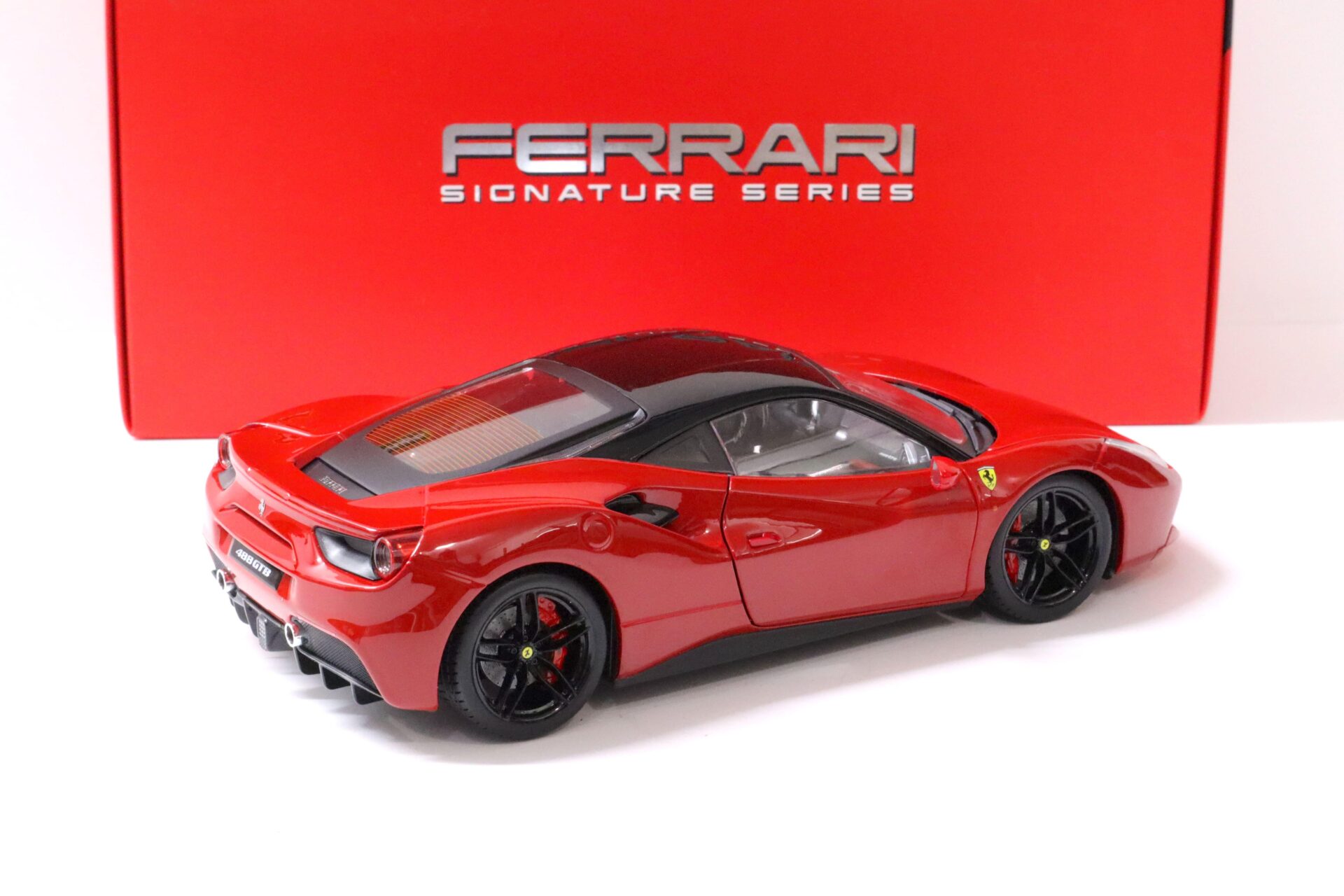 1:18 Bburago Signature Series 2015 Ferrari 488 GTB red with black roof