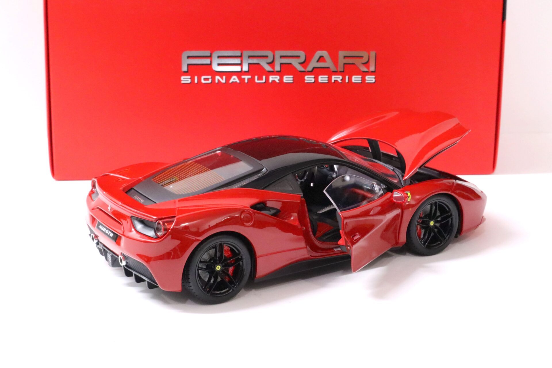 1:18 Bburago Signature Series 2015 Ferrari 488 GTB red with black roof