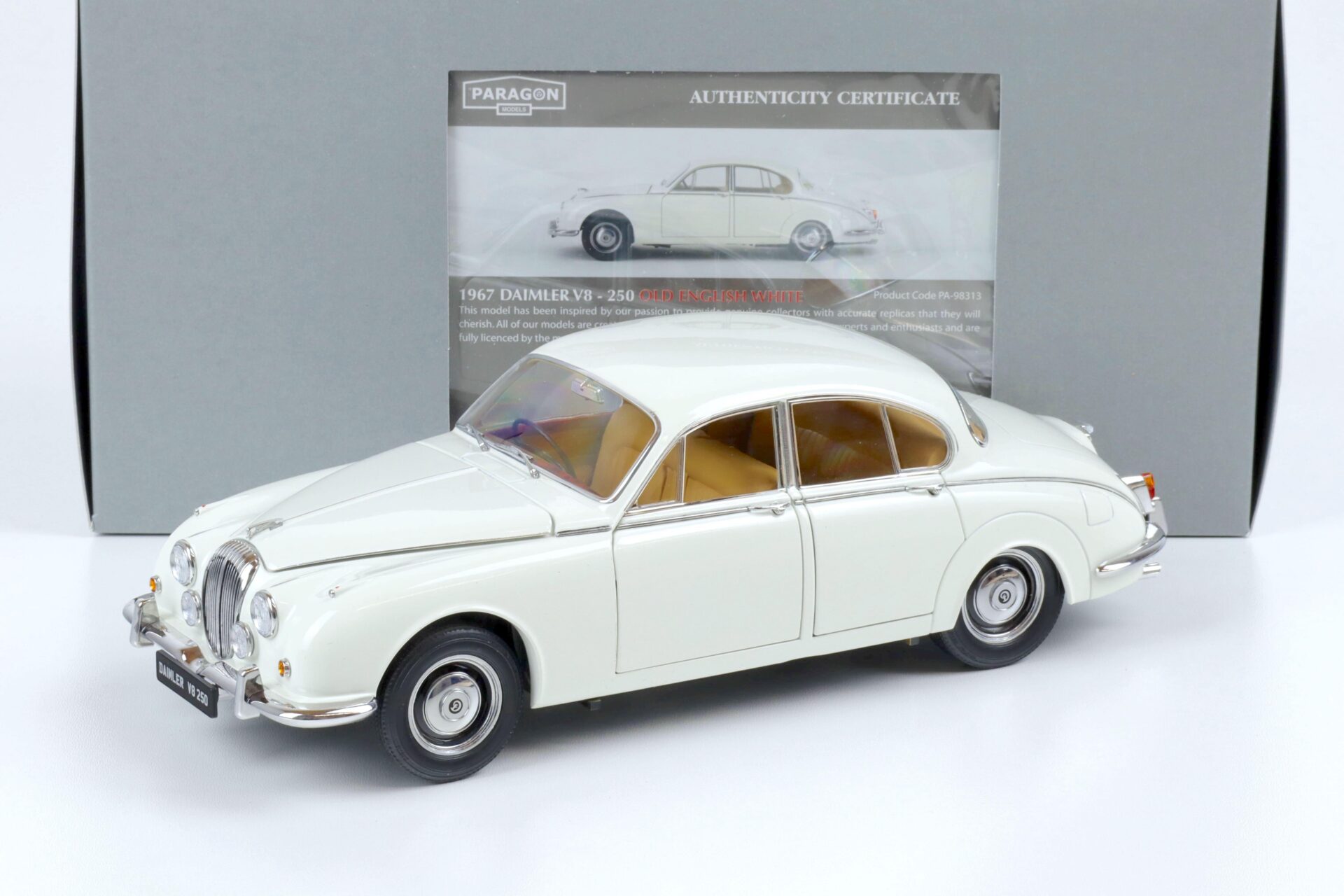 ID 63864 orig.jpg 1:18 Paragon Daimler 250 V8 RHD English white 1967