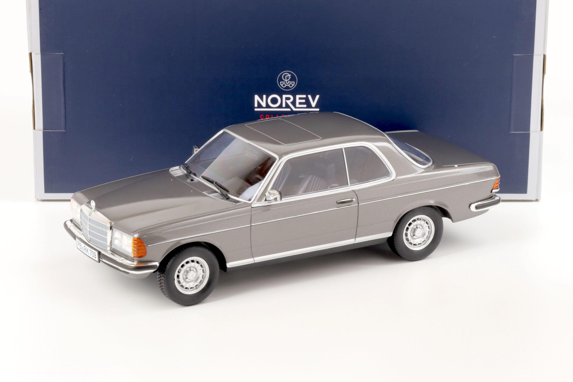 ID 63949 orig.jpg 1:18 Norev Mercedes 280 CE Coupe 1980 anthracite metallic grey