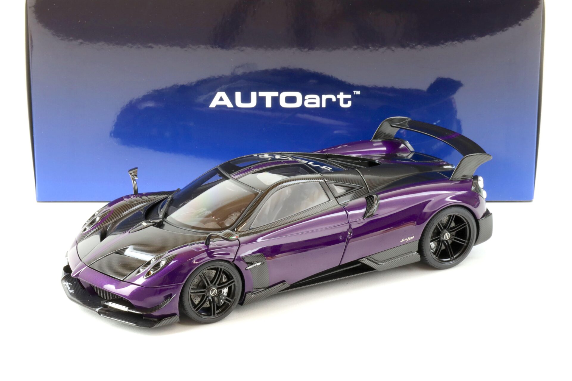 ID 64215 orig.jpg 1:18 AUTOart Pagani Huayra BC Viola PSO/ Carbon 78279
