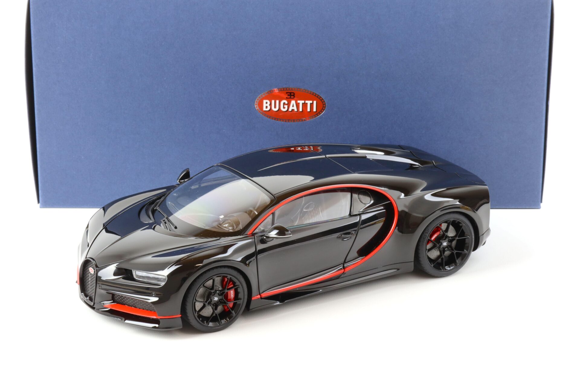 ID 64343 orig.jpg 1:18 AUTOart Bugatti Chiron 2017 Nocturne black/ red accents 70991