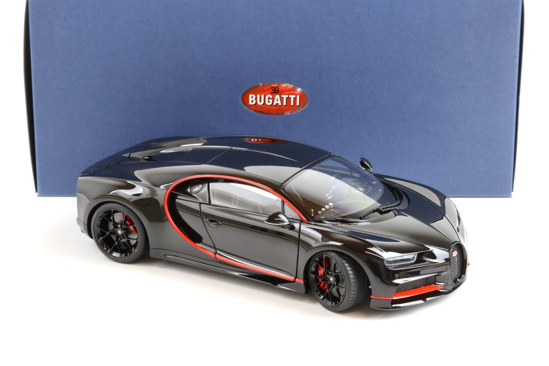 1:18 AUTOart Bugatti Chiron 2017 Nocturne black/ red accents 70991