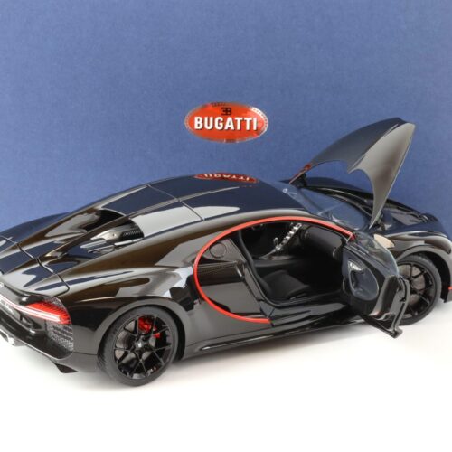 1:18 AUTOart Bugatti Chiron 2017 Nocturne black/ red accents 70991