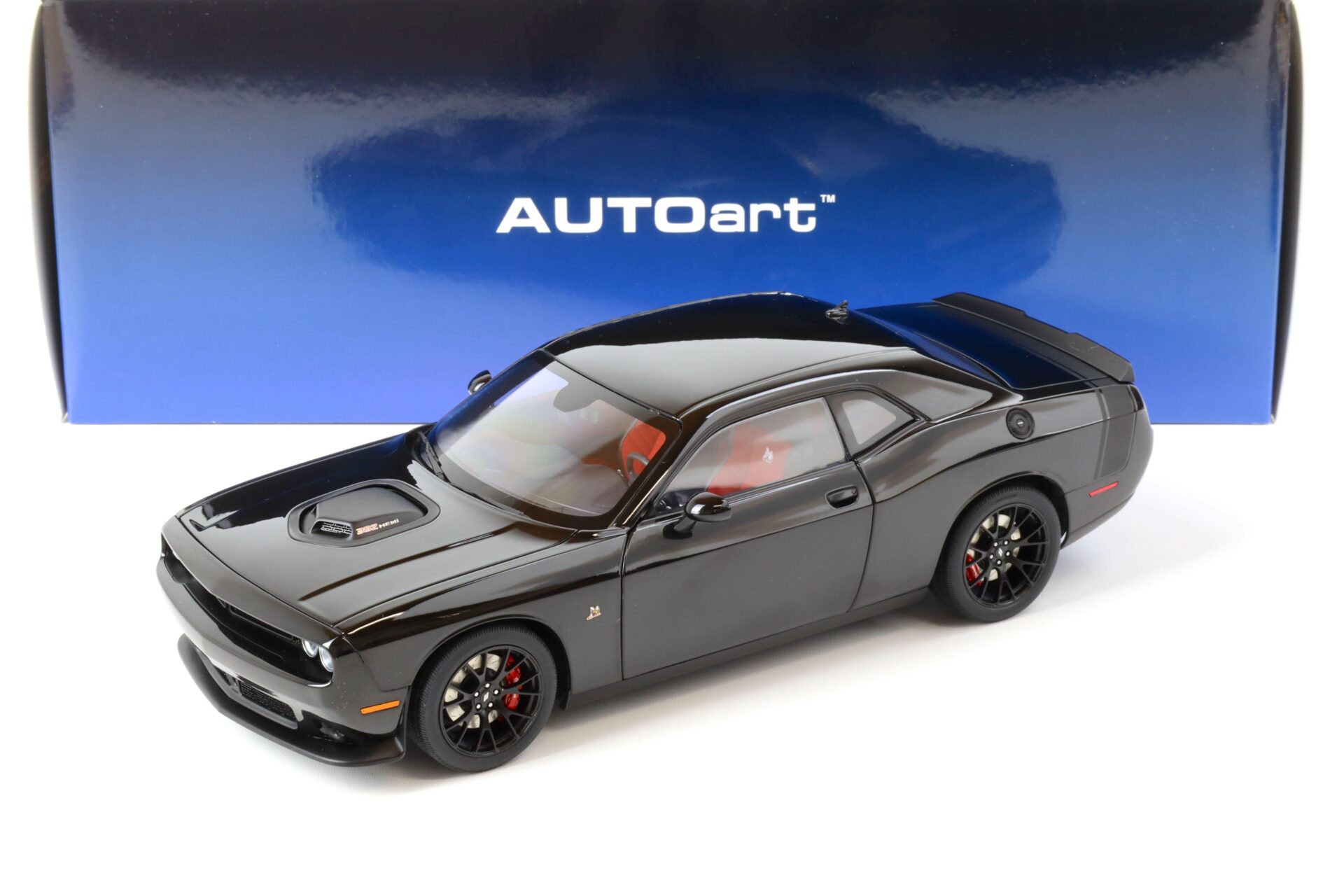1:18 AUTOart Dodge Challenger 392 Hemi Scat Pack Shaker Pitch black