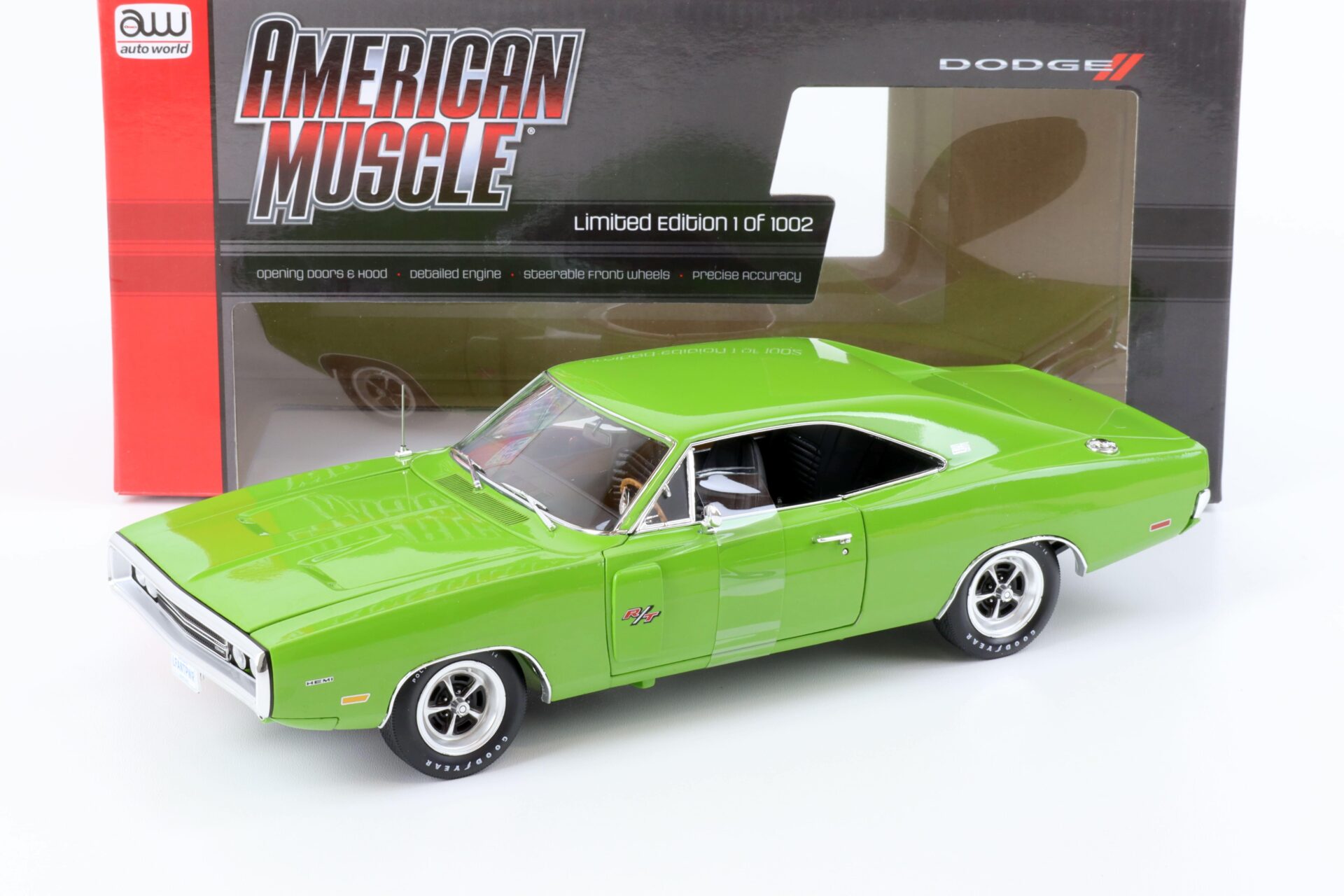 ID 64799 orig.jpg 1:18 Auto World 1970 Dodge Charger R/T SE Coupe green New Magnum 500 wheel