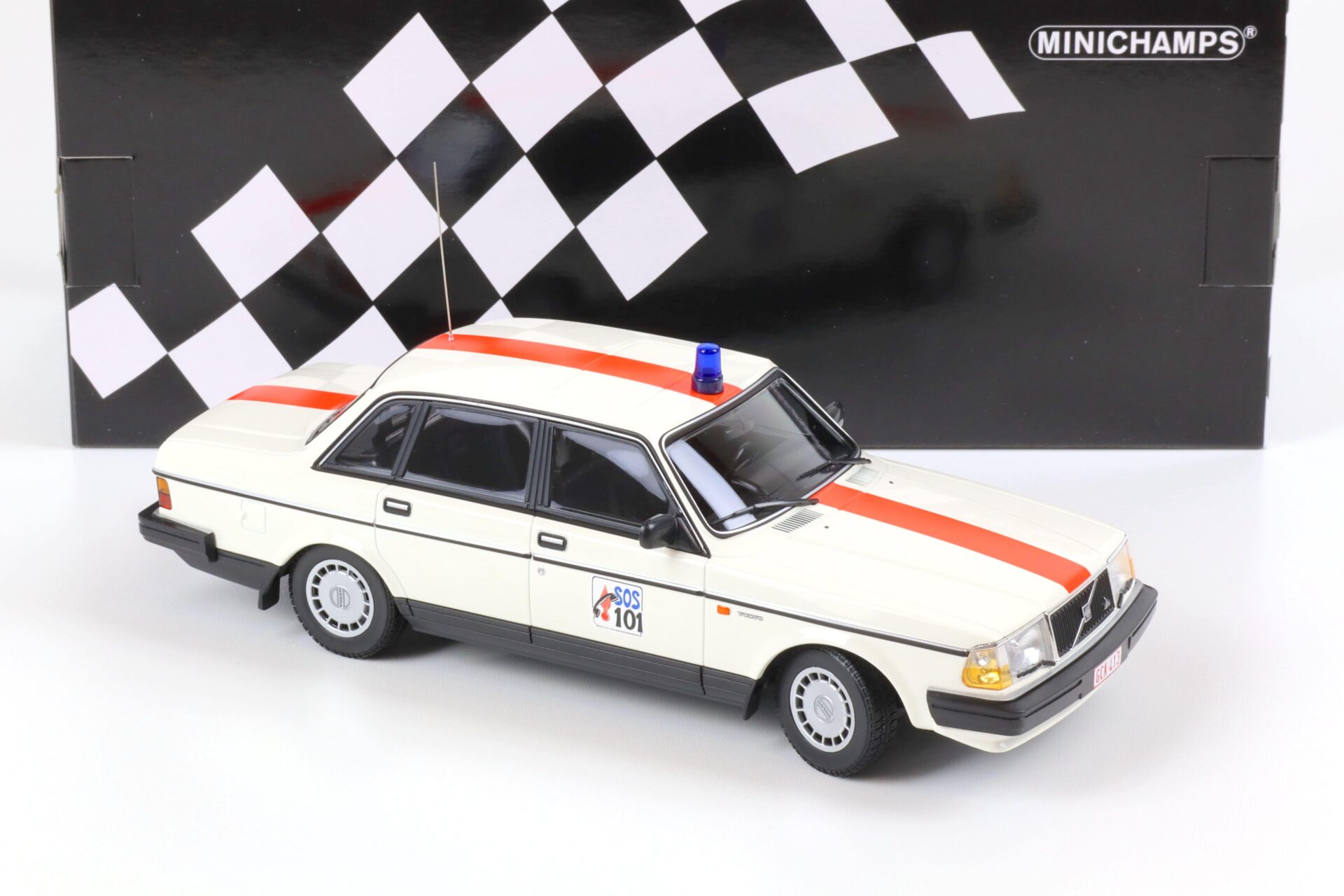 1:18 Minichamps Volvo 240 GL POLITIE BELGIUM 1986 white