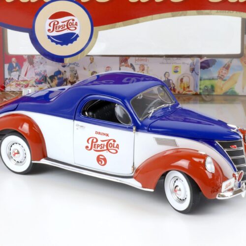 1:18 Auto World 1937 Lincoln Zephyr Pepsi Cola blue/ white/ red - Image 2