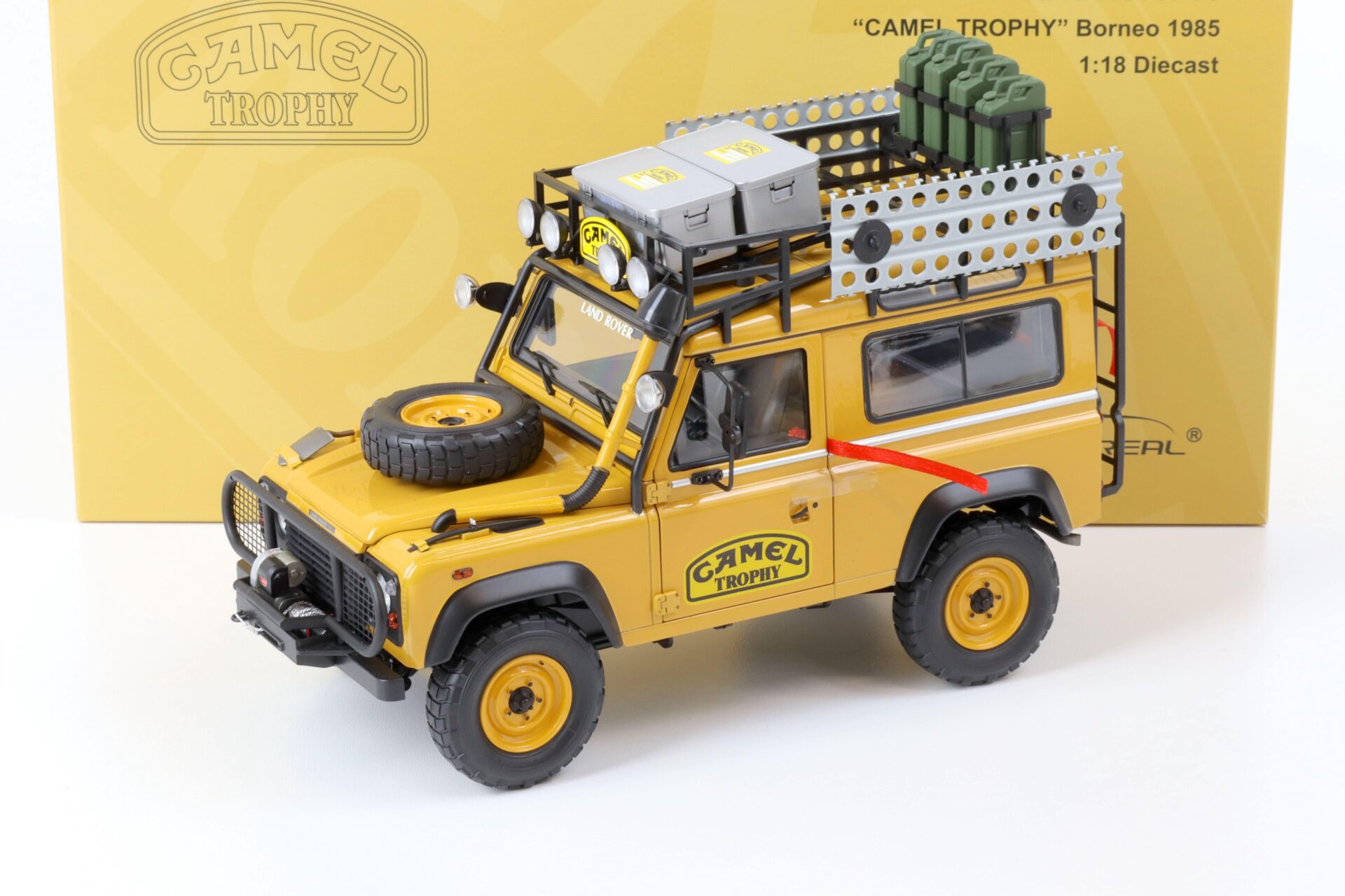 1:18 Almost Real 1985 Land Rover Defender 90 Camel Trophy Borneo Edition 810213