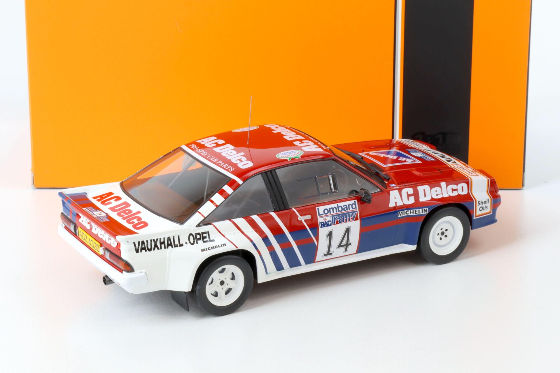 1:18 IXO Opel Manta 400 Rallye WM RAC Rally 1985 J.McRae / I.Grindrod #14