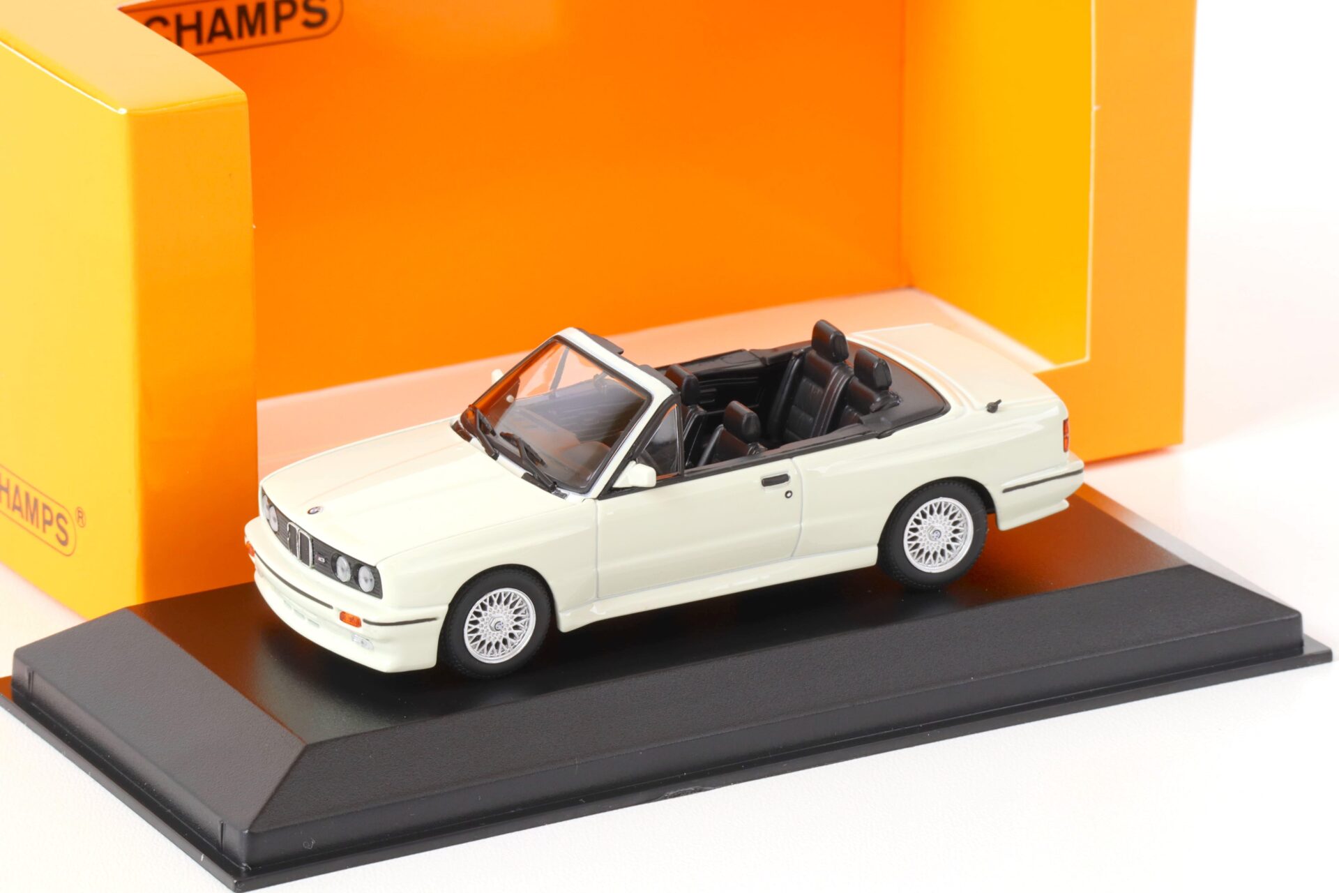 ID 67585 orig.jpg 1:43 Minichamps BMW M3 E30 Cabriolet 1988 white