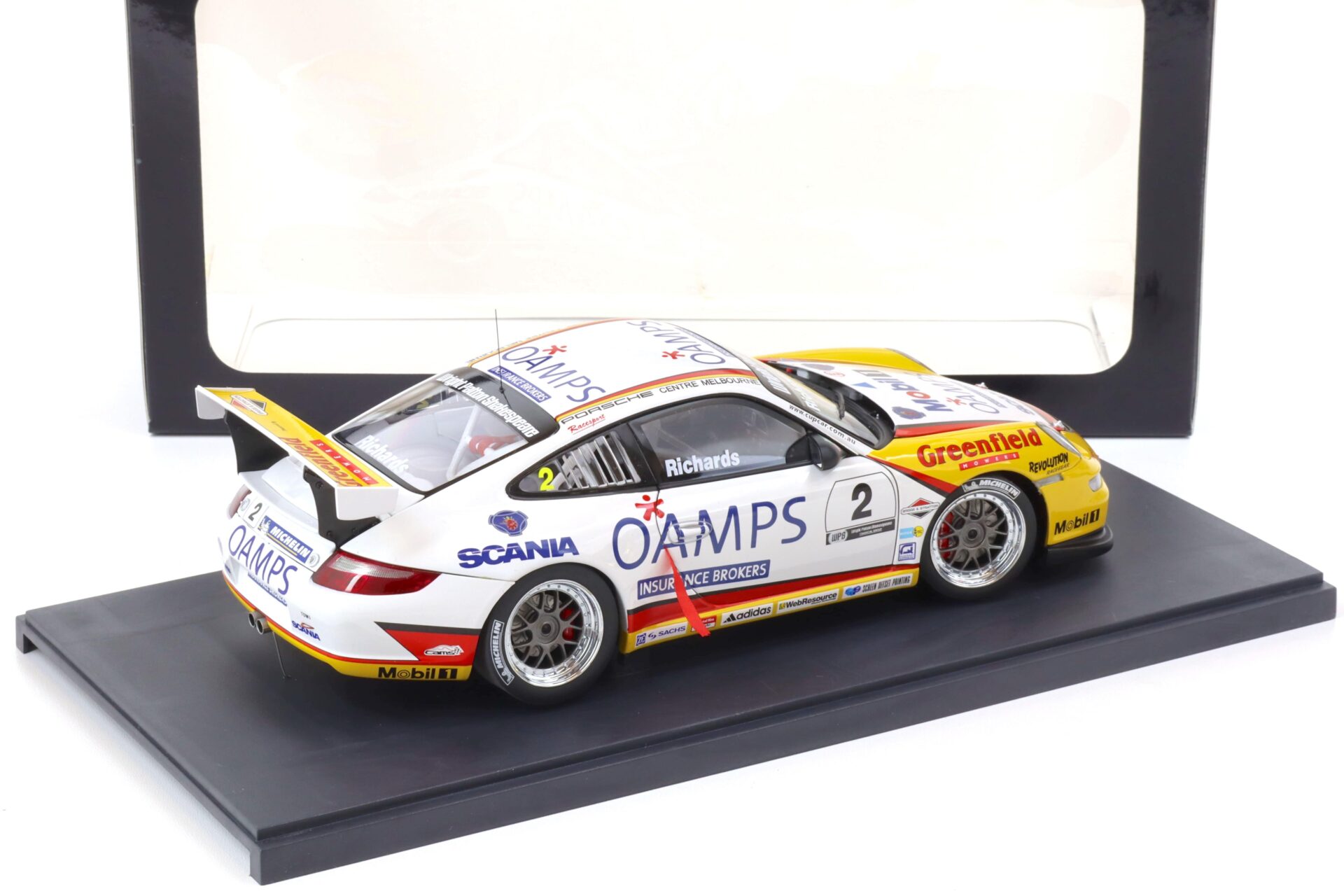 1:18 AUTOart Porsche 911 (997) GT3 Australian Carrera Cup 2006 Jim Richards #2