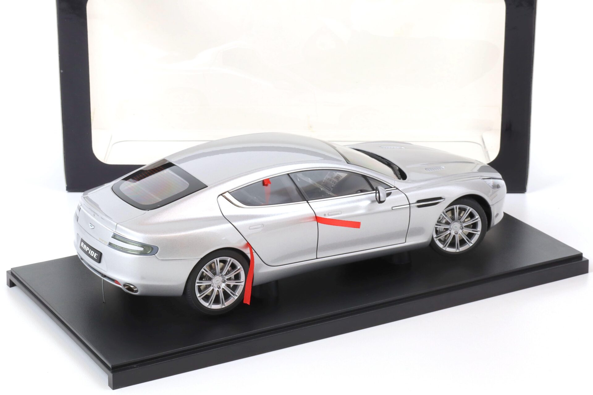 1:18 AUTOart Aston Martin Rapide 2010 silver metallic 70217