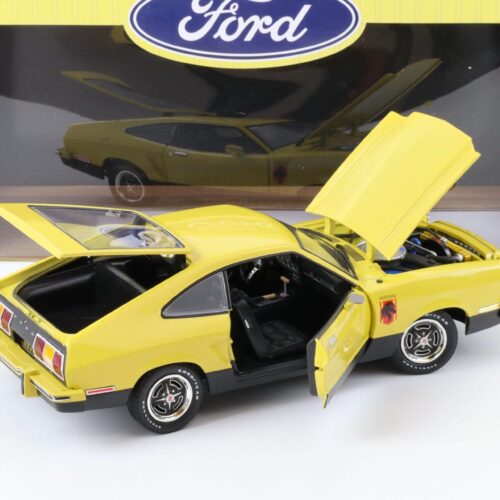 1:18 Greenlight 1976 Ford Mustang II Stallion yellow