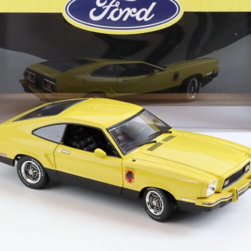 1:18 Greenlight 1976 Ford Mustang II Stallion yellow