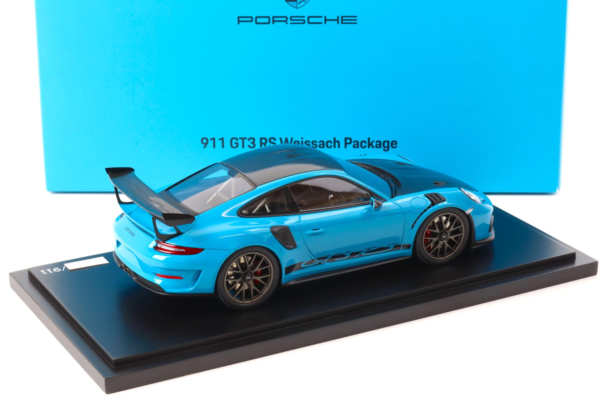 1:18 Spark Porsche 911 (991) GT3 RS Weissach Package Miami blue DEALER VERSION