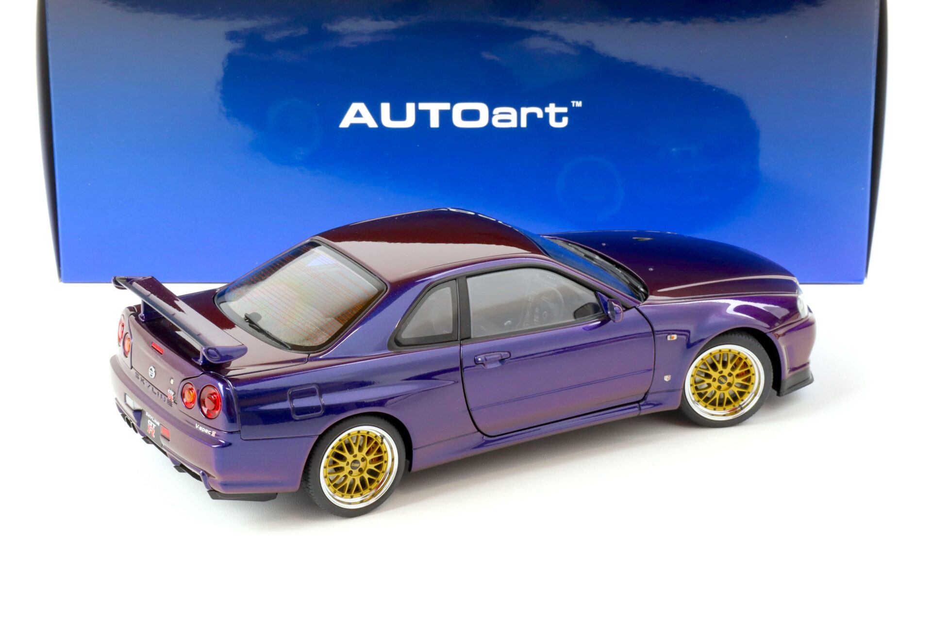 1:18 AUTOart Nissan Skyline GT-R (R34) V-Spec II BBS LM Wheels Midnight purple III 77403