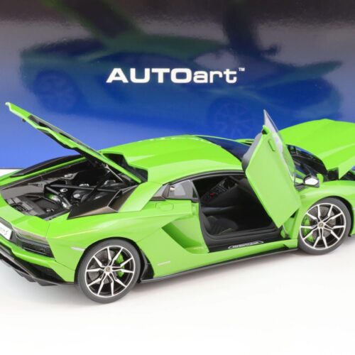 1:18 AUTOart Lamborghini Aventador S Verde mantis/ pearl green - Image 4