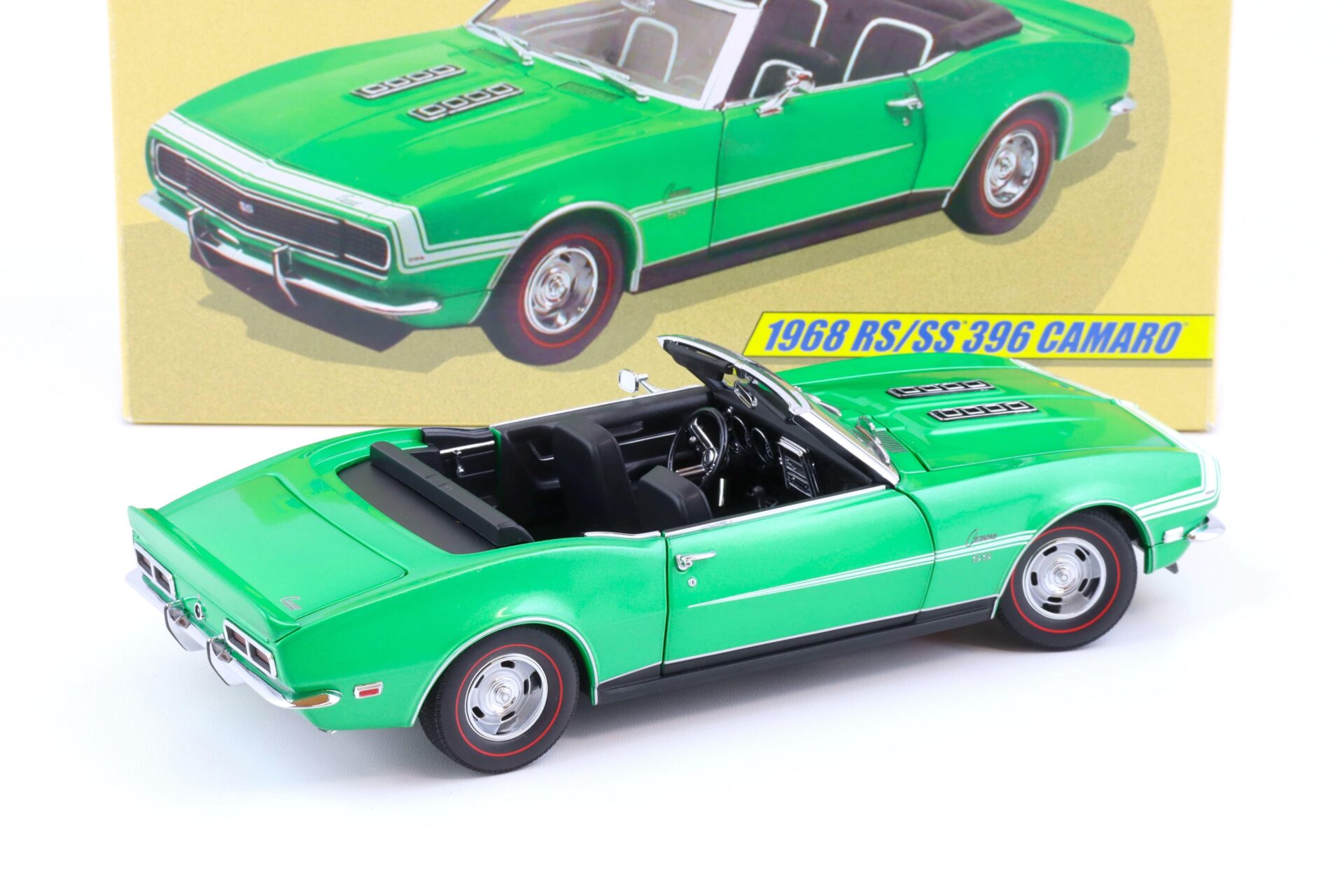 1:18 Exact Detail 1968 Chevrolet Camaro RS/ SS 396 Convertible green
