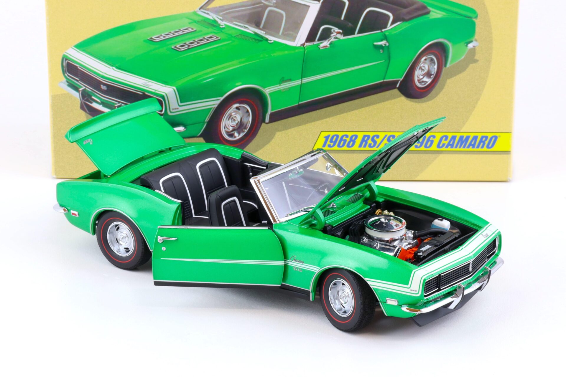 1:18 Exact Detail 1968 Chevrolet Camaro RS/ SS 396 Convertible green