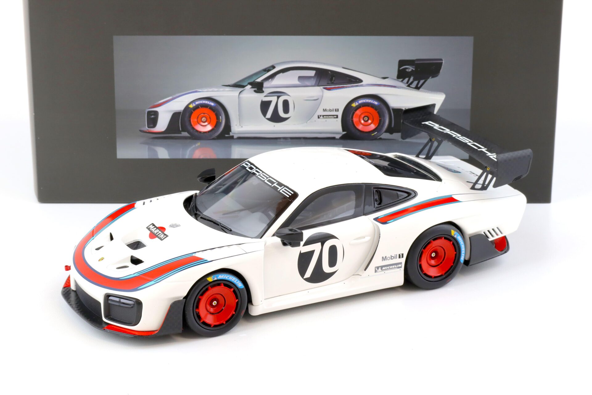 ID 70381 orig.jpg 1:18 Minichamps Porsche 935/19 #70 911 991 GT2 Basis white DEALER VERSION