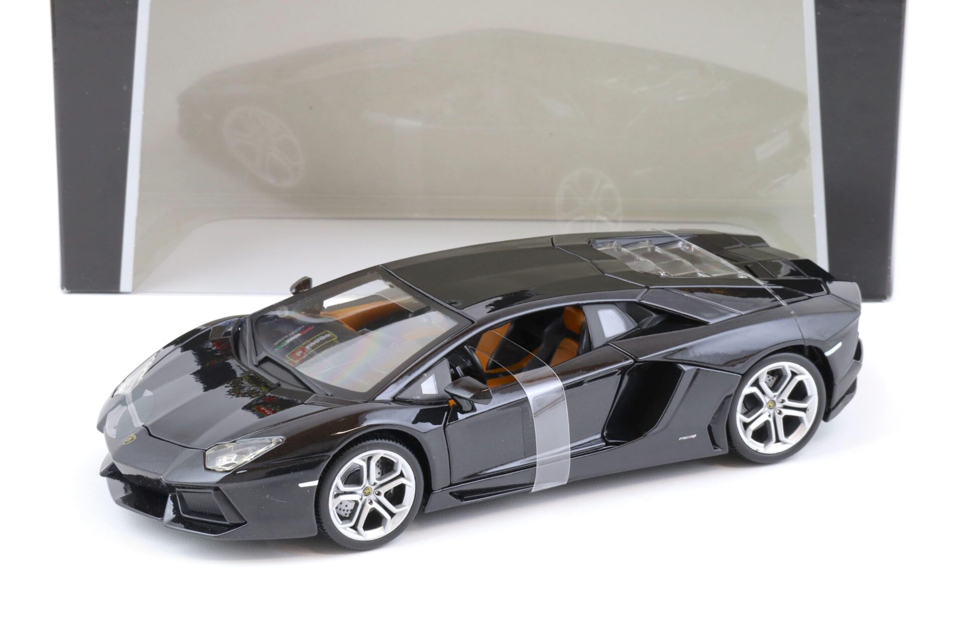 ID 70441 orig.jpg 1:18 Bburago Lamborghini Aventador LP 700-4 black metallic