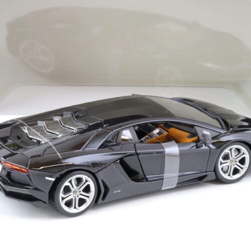 1:18 Bburago Lamborghini Aventador LP 700-4 black metallic