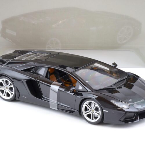1:18 Bburago Lamborghini Aventador LP 700-4 black metallic