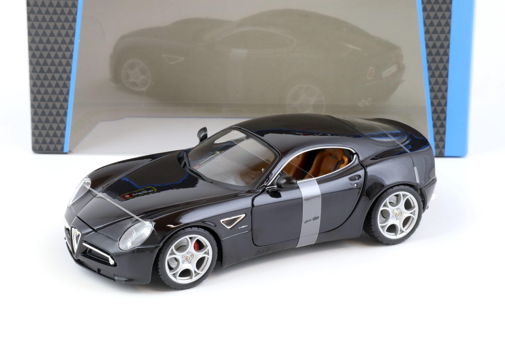 1:18 Bburago Alfa Romeo 8C Competizione black metallic