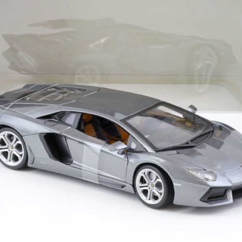 1:18 Bburago Lamborghini Aventador LP 700-4 grey metallic