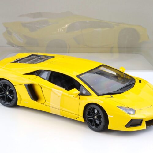1:18 Bburago Lamborghini Aventador LP 700-4 yellow