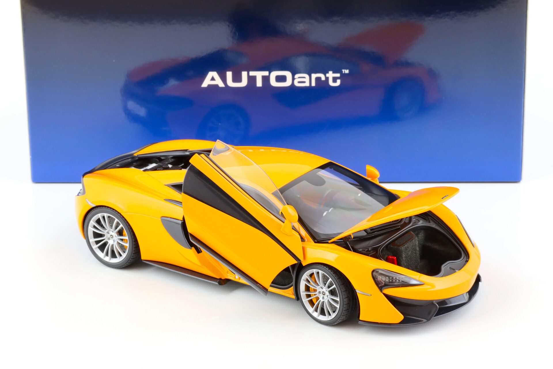 1:18 AUTOart McLaren 570S Coupe 2016 McLAREN orange/ silver wheels 76044