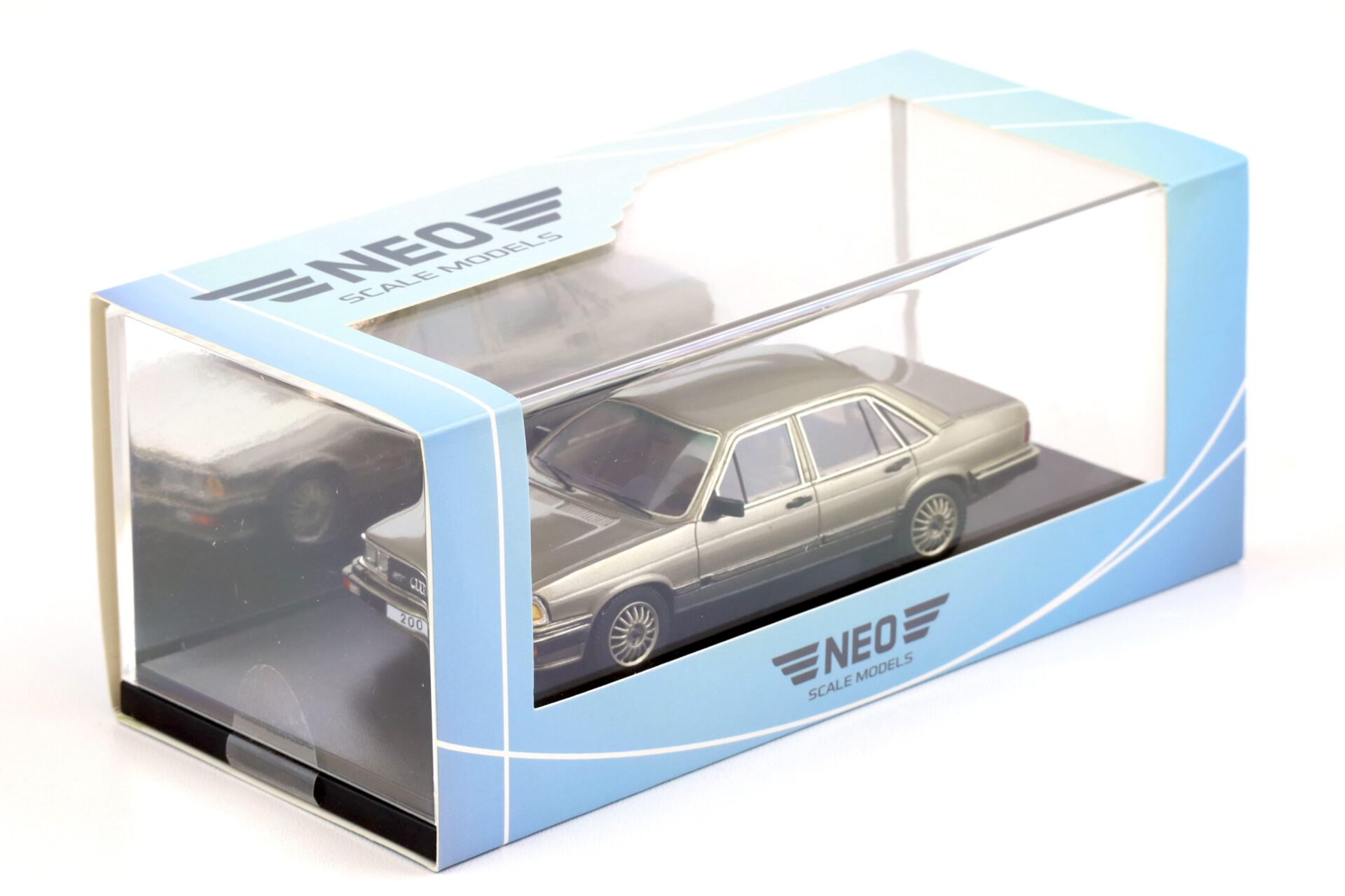 1:43 NEO Audi 200 (Typ 43) Limousine metallic beige 1980