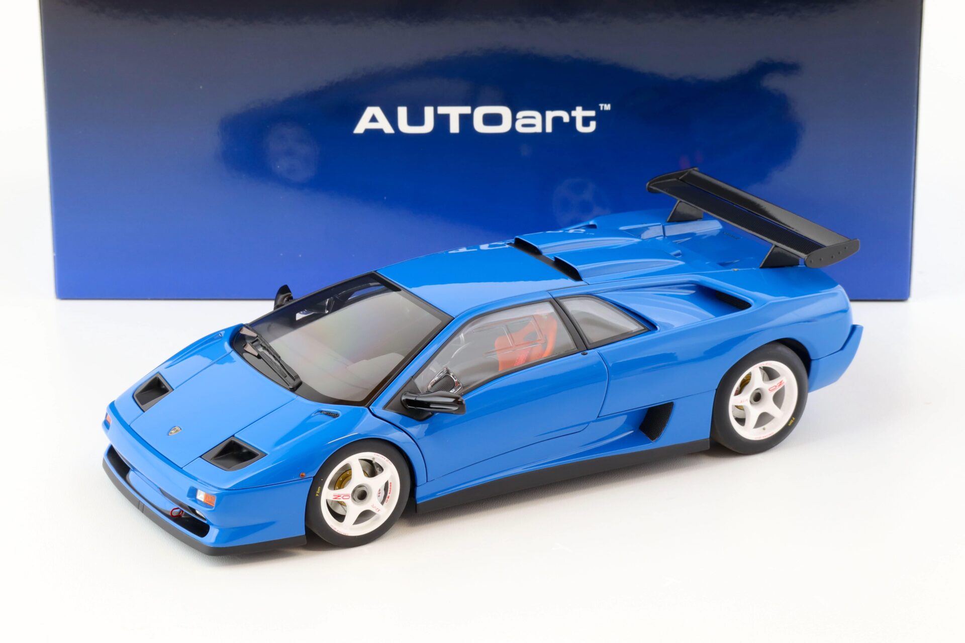 1:18 AUTOart Lamborghini Diablo SV-R 1996 blue Le Mans 79148