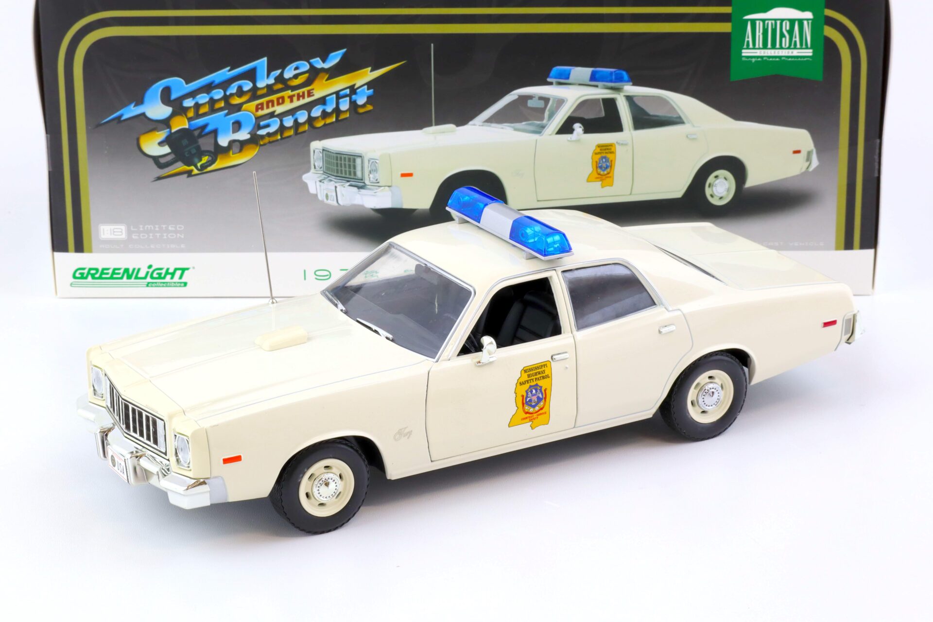 ID 71168 orig.jpg 1:18 Greenlight 1975 Plymouth Fury Mississippi Highway Patrol SMOKEY & BANDIT