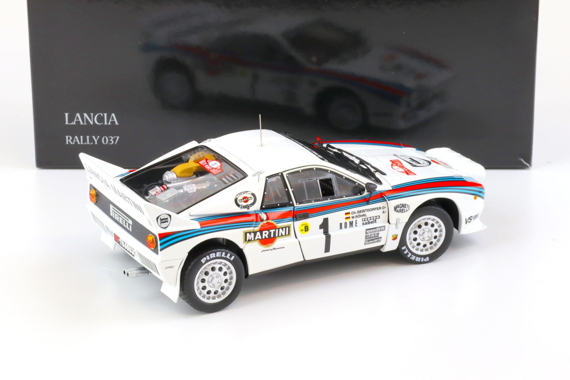 1:18 Kyosho Lancia 037 Rally Monte Carlo 1983 Röhrl/ Geistdörfer #1