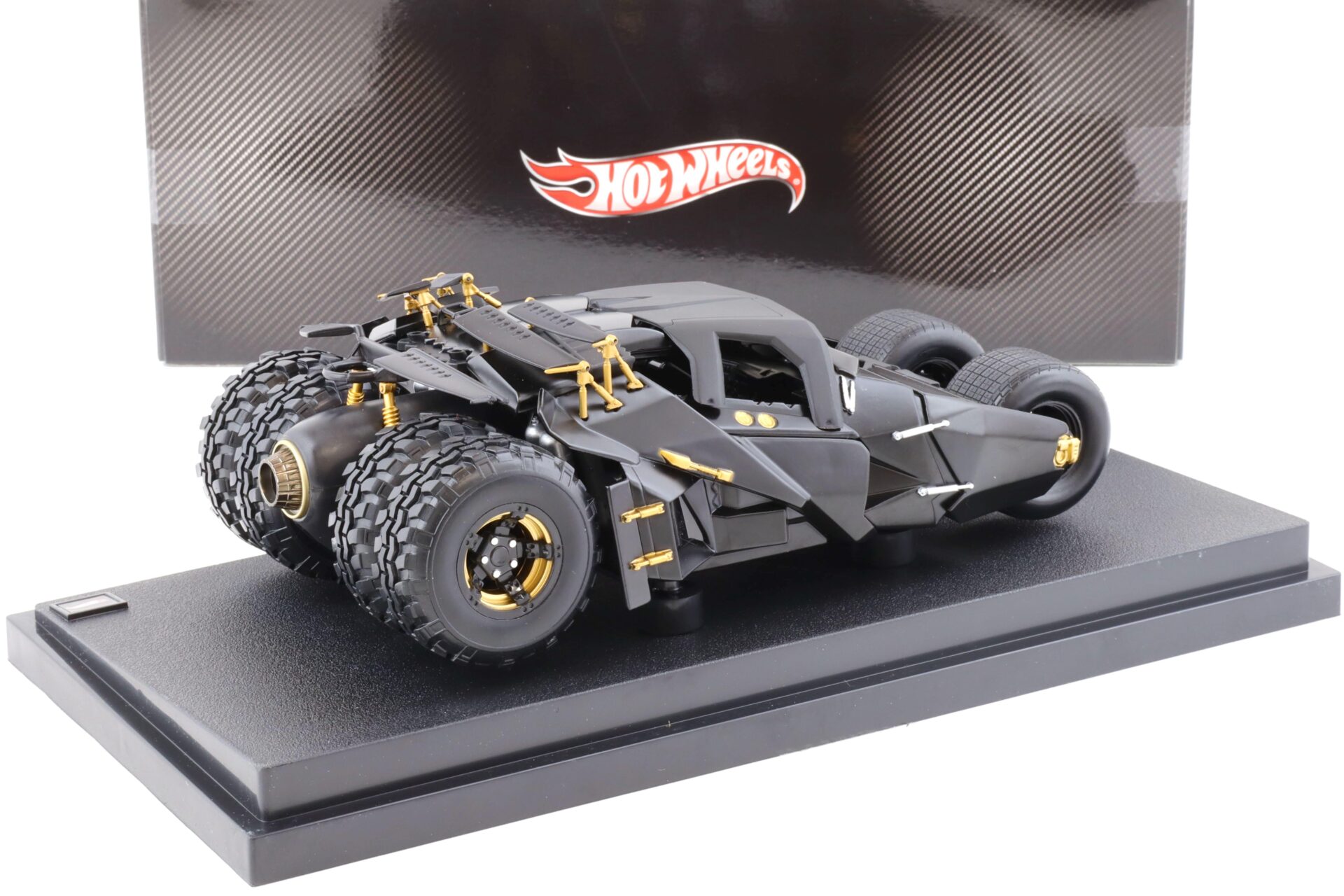 1:18 Hot Wheels BATMAN The Dark Knight Trilogy Batmobile Tumbler black