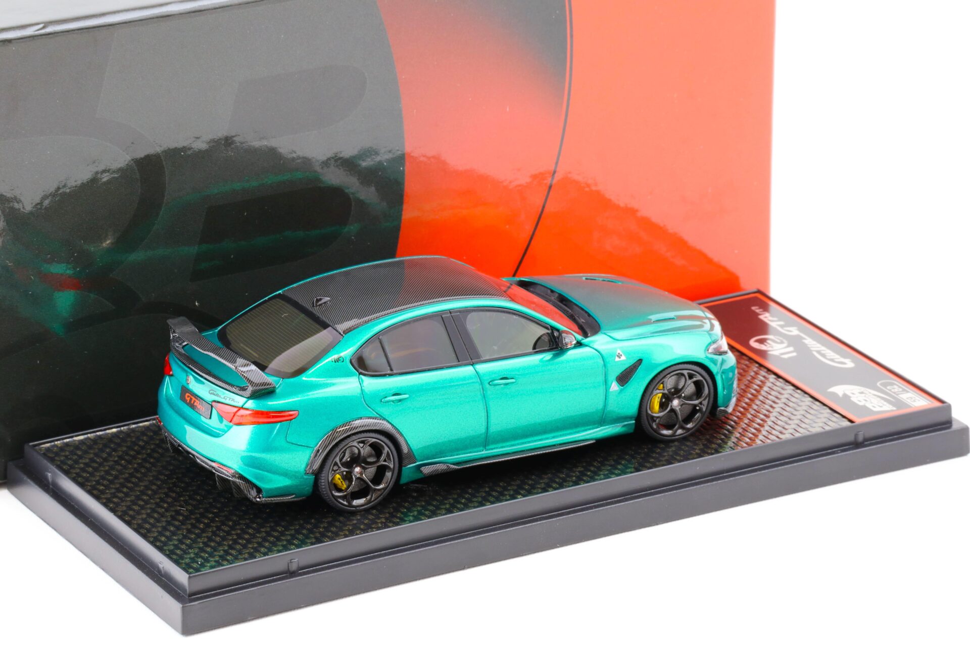 1:43 BBR Alfa Romeo Giulia GTAm Verde Montreal green - Limited 82 pcs.