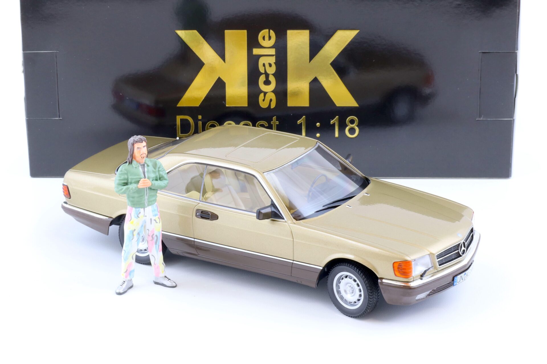 1:18 KK Scale SET Mercedes 500 SEC C126 Coupe + Figur Kalle BANG BOOM BANG