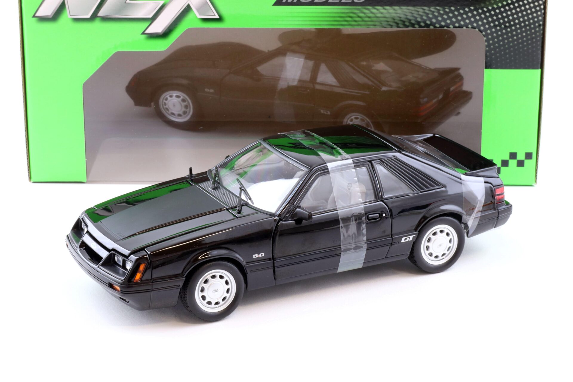 1:18 Welly NEX 1986 Ford Mustang GT 5.0 Coupe black