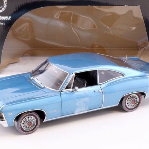 1:18 Ertl Authentics 1967 Chevrolet Impala SS blue metallic - Image 1