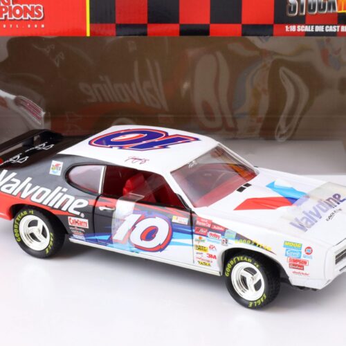 1:18 ERTL 1969 Pontiac GTO Johnny Benson Valvoline Stock Rods #10