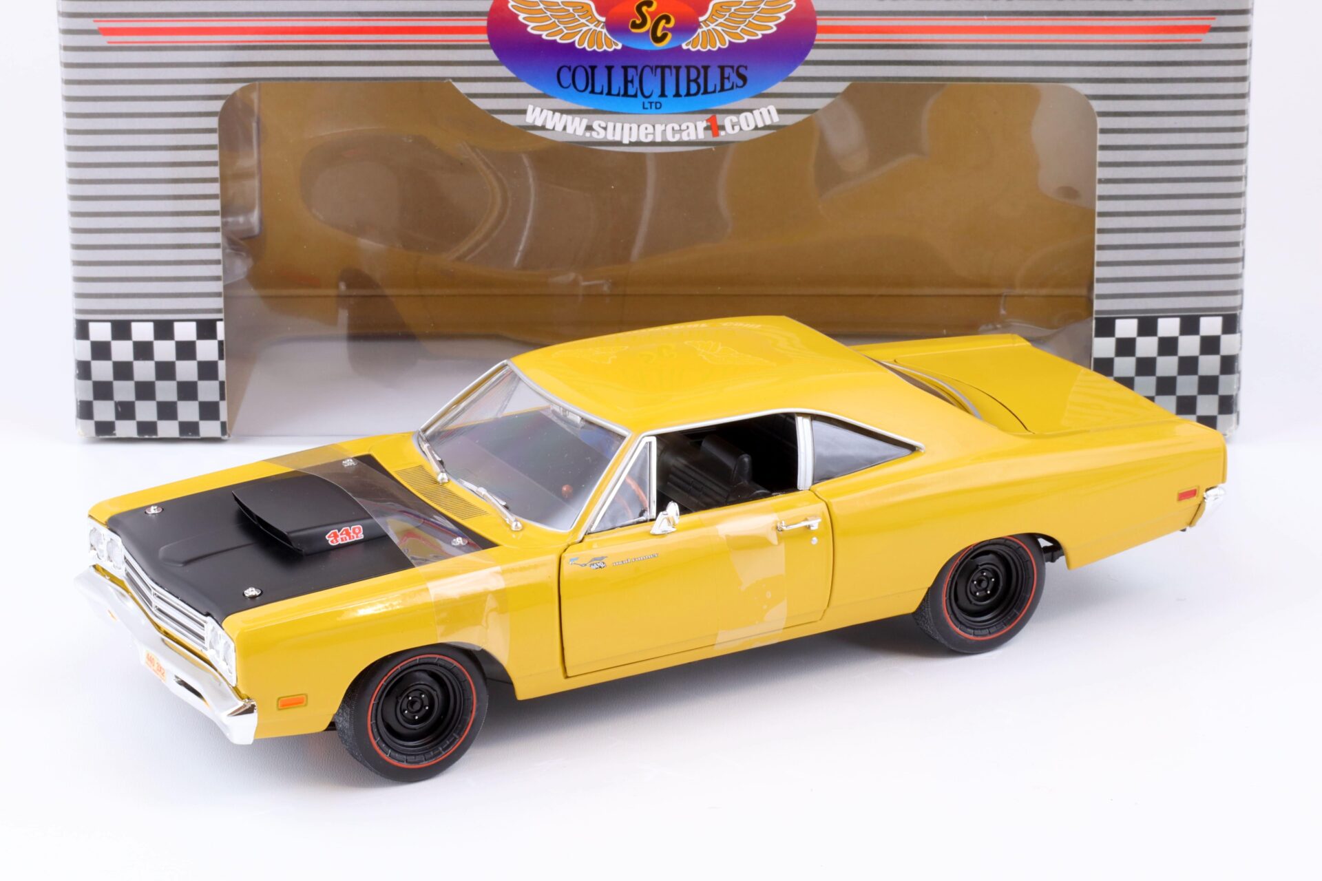 ID 72792 orig.jpg 1:18 RC2 Supercar Collectibles 1969 1/2 Plymouth Roadrunner 440 6 BBL yellow/ black