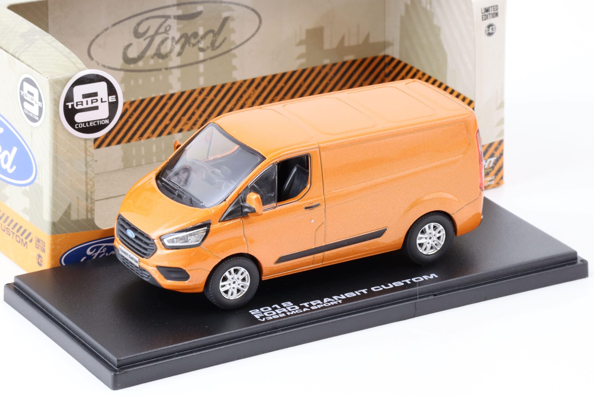 ID 72857 orig.jpg 1:43 Greenlight 2018 Ford Transit Custom V362 MCA Sport VAN Kasten orange glow