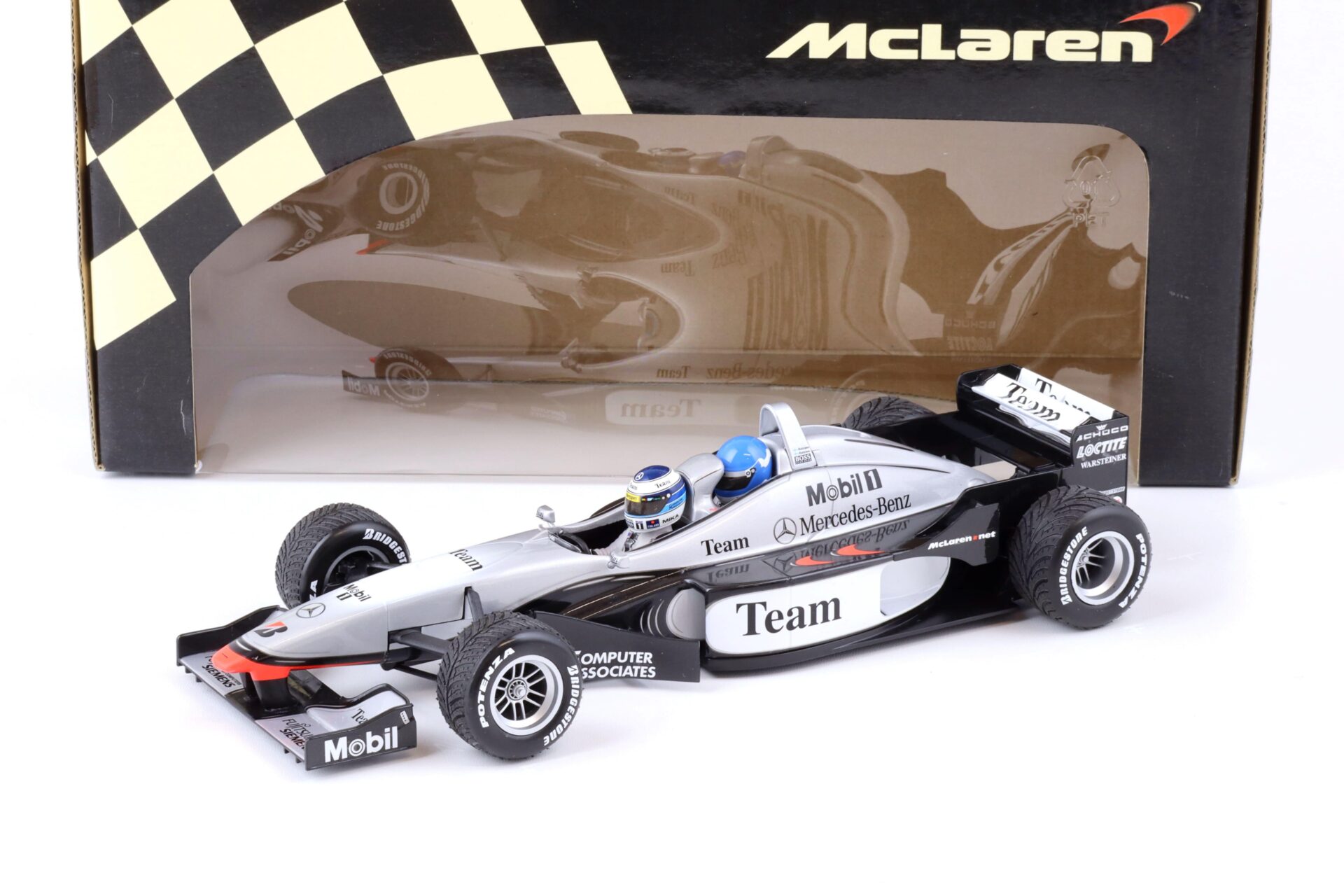 1:18 Minichamps McLaren Mercedes MP4-98T Mika & Erja Hakkinen 2000