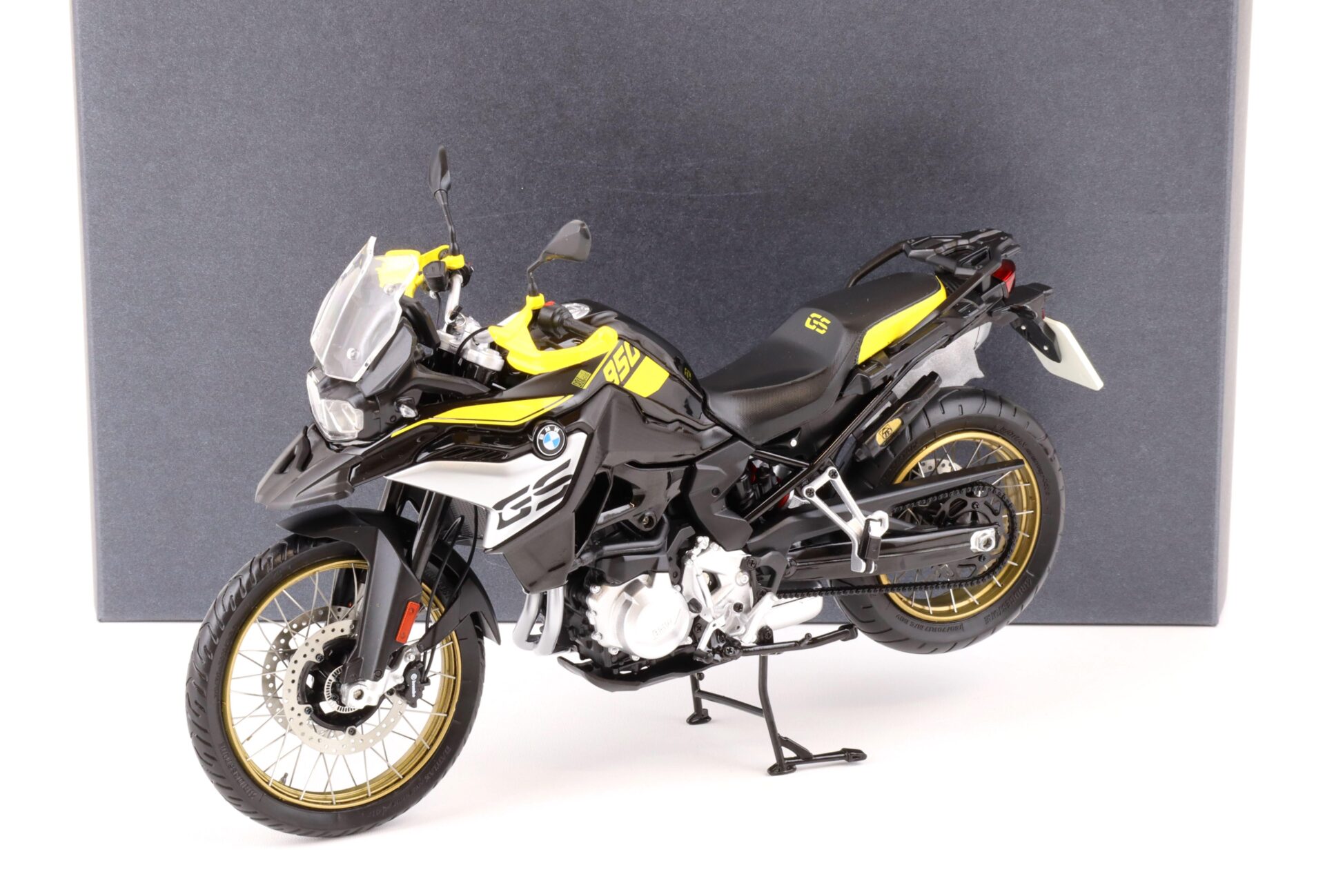 ID 73049 orig.jpg 1:10 Original BMW Motorrad BMW F850 GS 40 Year GS Edition yellow/ black DEALER VERSION
