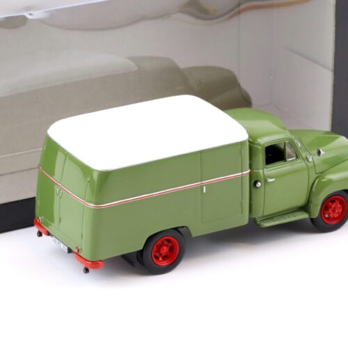 1:43 Minichamps Opel Blitz 1,75t Kofferwagen green/ black